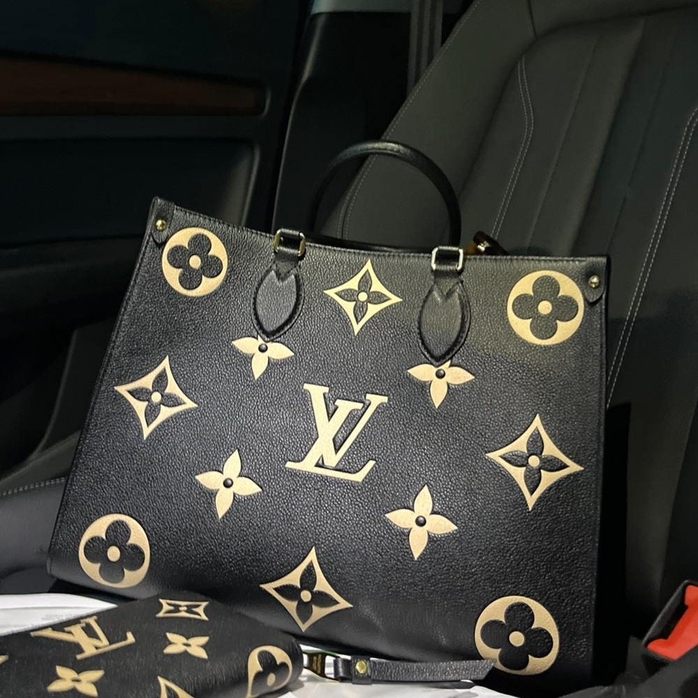 Authentic Louis Vuitton M45495 OnTheGo MM